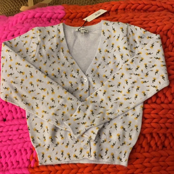 COPY - NWT Pretty Garage Sweater - Picture 2 of 3